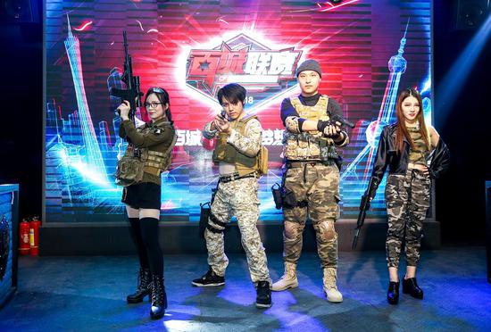 LPL A组资格赛： Weibo Gaming 和 Bilibili Gaming 进入了 Team WE 的巅峰组，经过加赛战胜了 EDward Gaming 以保持机会